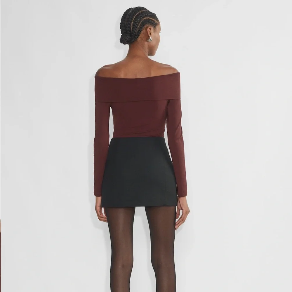 Aritzia Contour Twist Off-shoulder Longsleeve, in Sumac Burgundy, Size L - Picture 4 of 7